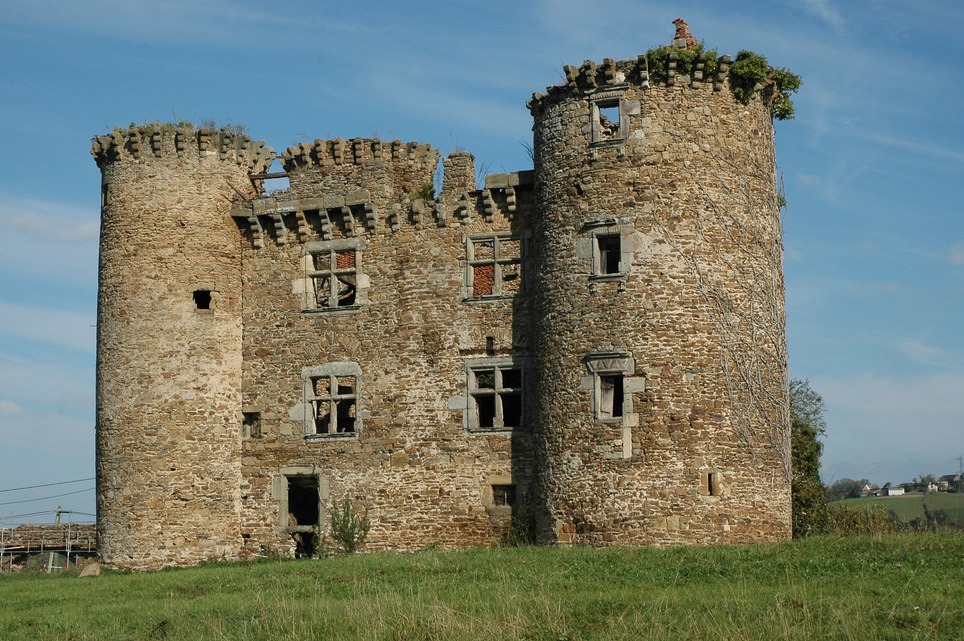 帕加斯城堡 - Flagnac | Secret World Trip Planner