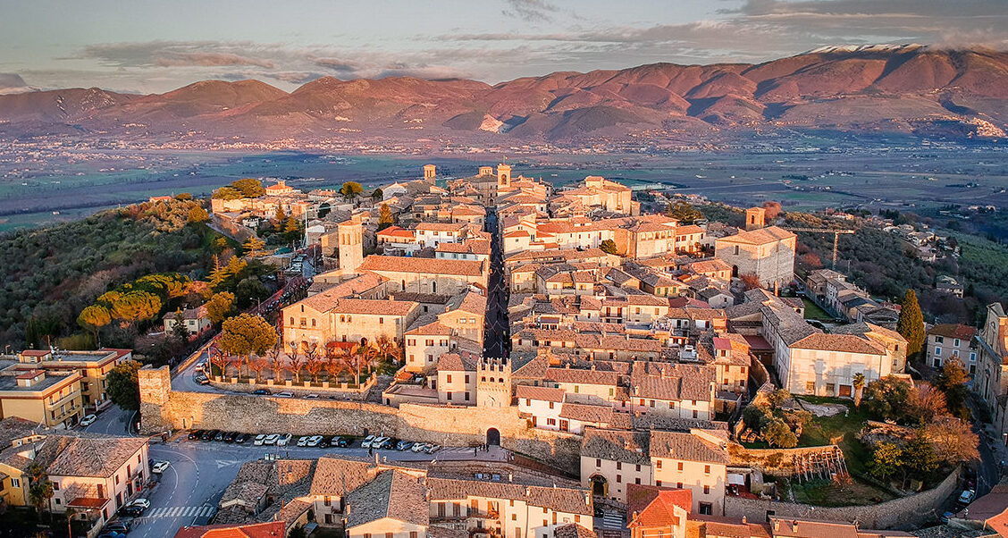 ಉಂಬ್ರಿಯಾ | Montefalco, ಒಂದು ಅದ್ಭುತ ಇಟಾಲಿಯನ್ ಗ್ರಾಮ - Montefalco | Secret World Trip Planner