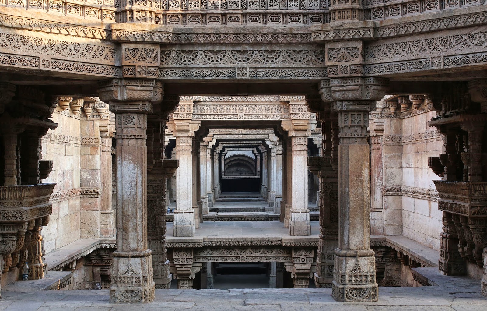 Adalaj Stepwell: eşsiz bir Hindu su binası... - Secret World