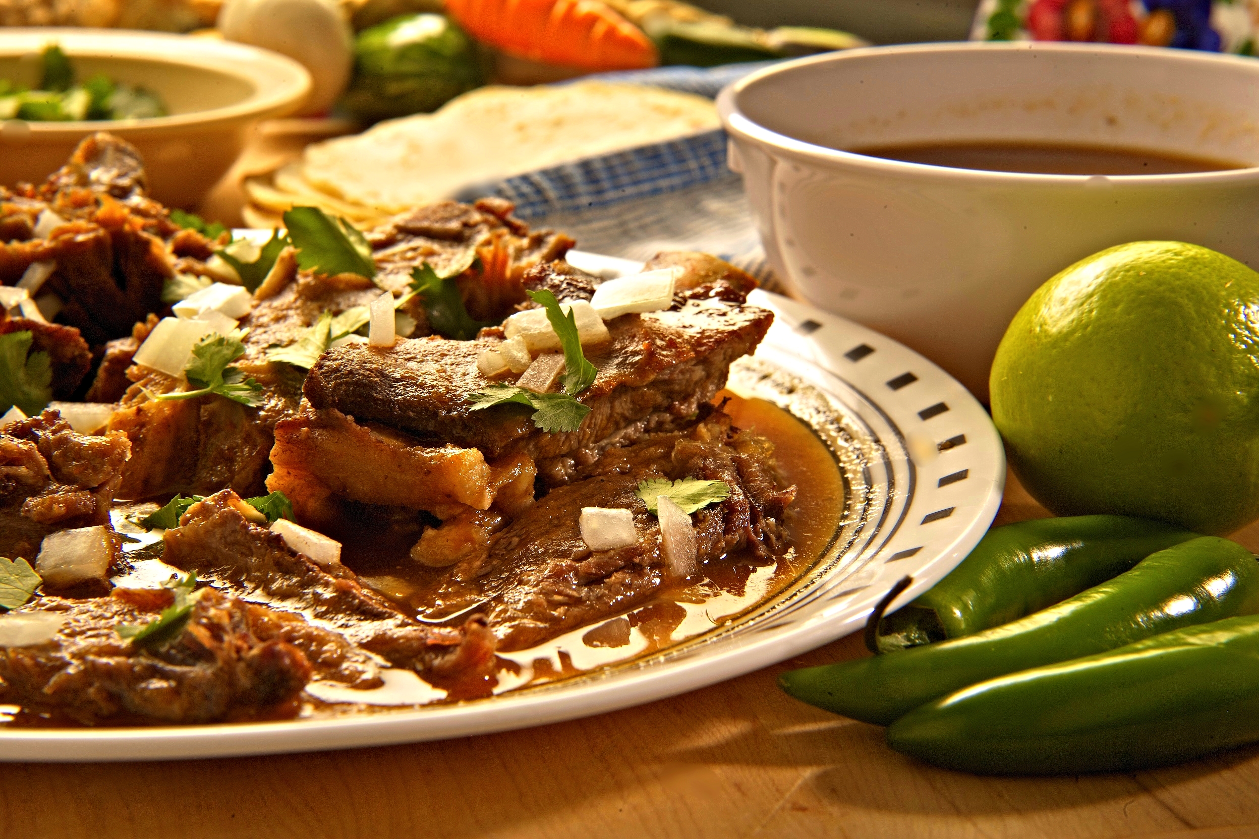 Think of a traditional dish. Birria блюдо. Традиционные блюда Уэльса. Иберийский секрет блюдо. Traditional dish.
