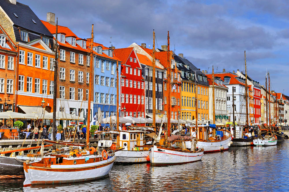 Nyhavn | Copenhagen tranh châu cảng... - Secret World