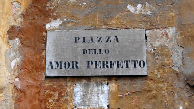 Kisah Alun-Alun Cinta yang Sempurna - Genova | Secret World Trip Planner