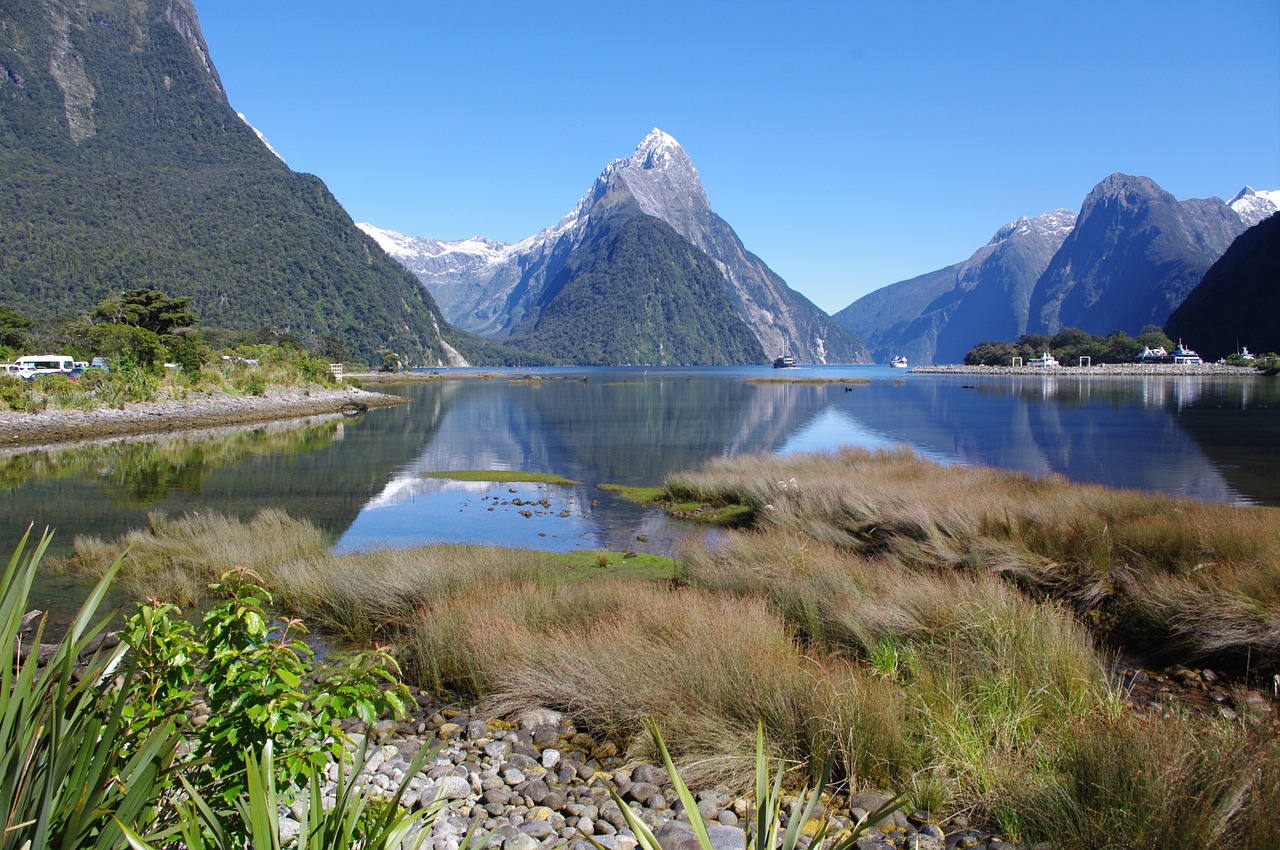 Suono Milford - Milford Sound | Secret World Trip Planner