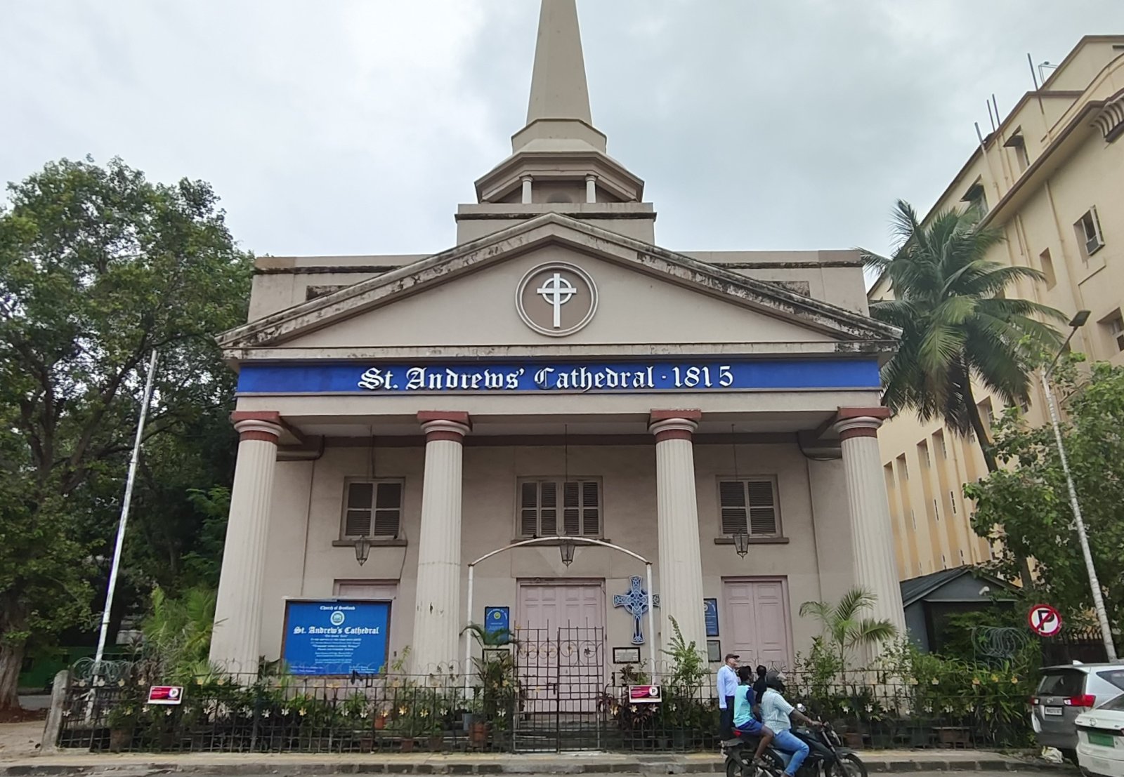 Kirkja Heilags Andrew: Kristni í Bombay (Mumbai) - Mumbai | Secret World Trip Planner