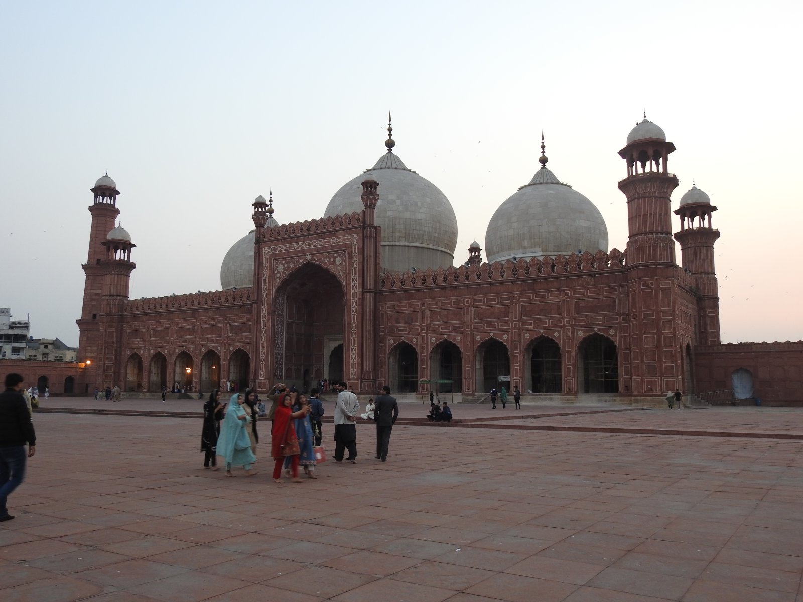 Badshahi Mosque - Lahore | Secret World Trip Planner