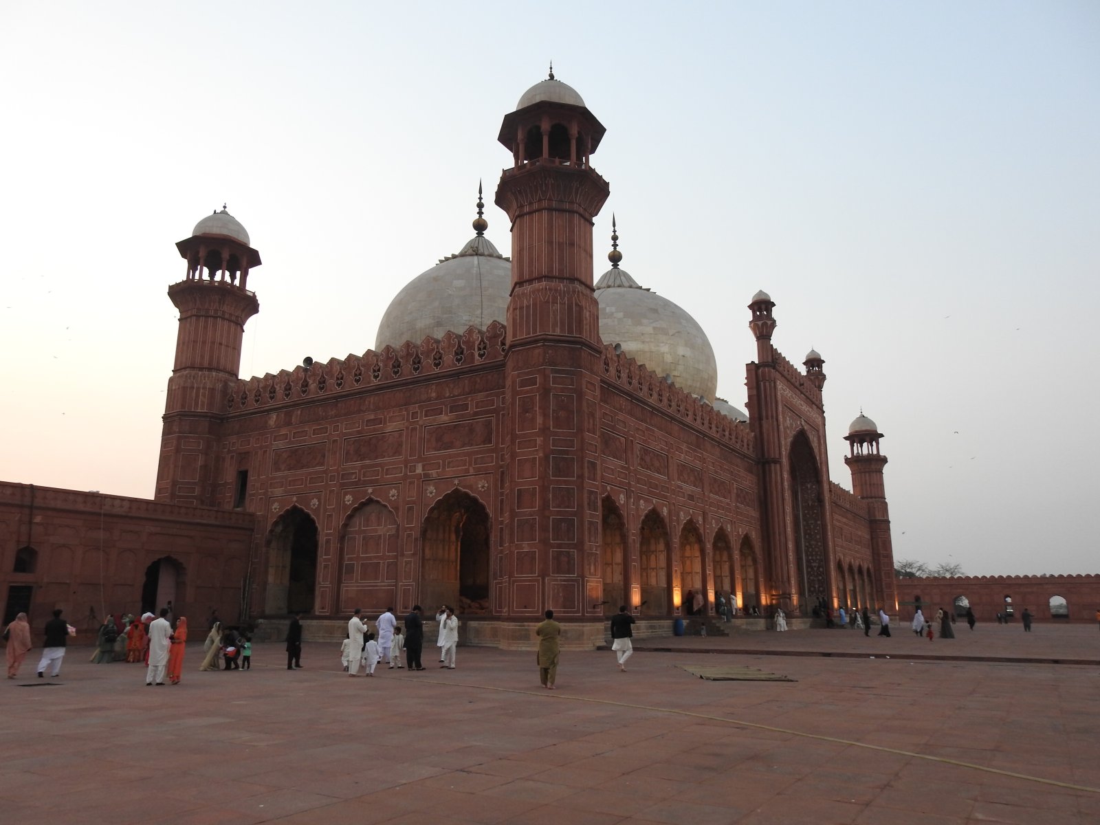 Badshahi Mosque - Lahore | Secret World Trip Planner
