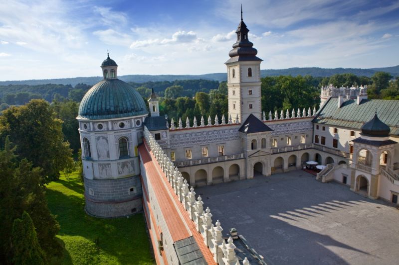 Castelo De Krasiczyn - Krasiczyn | Secret World Trip Planner