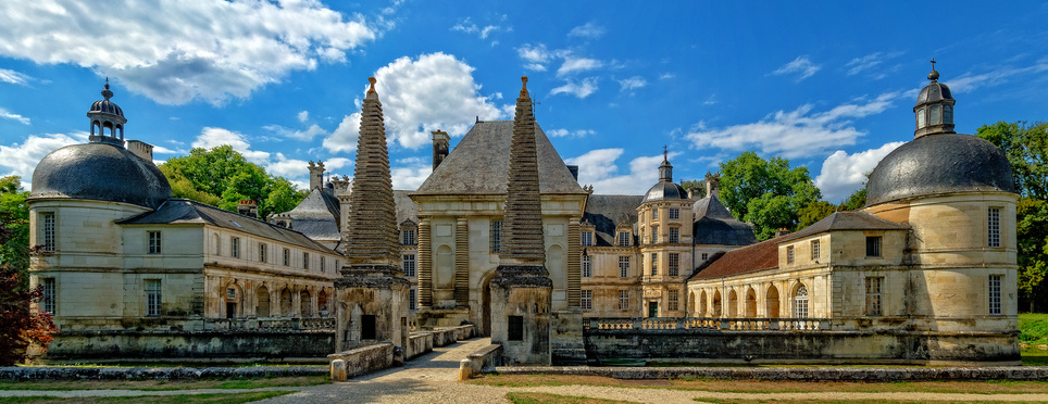 Tanlay Castle is a really beautiful Renaissance château - Tanlay | Secret World Trip Planner