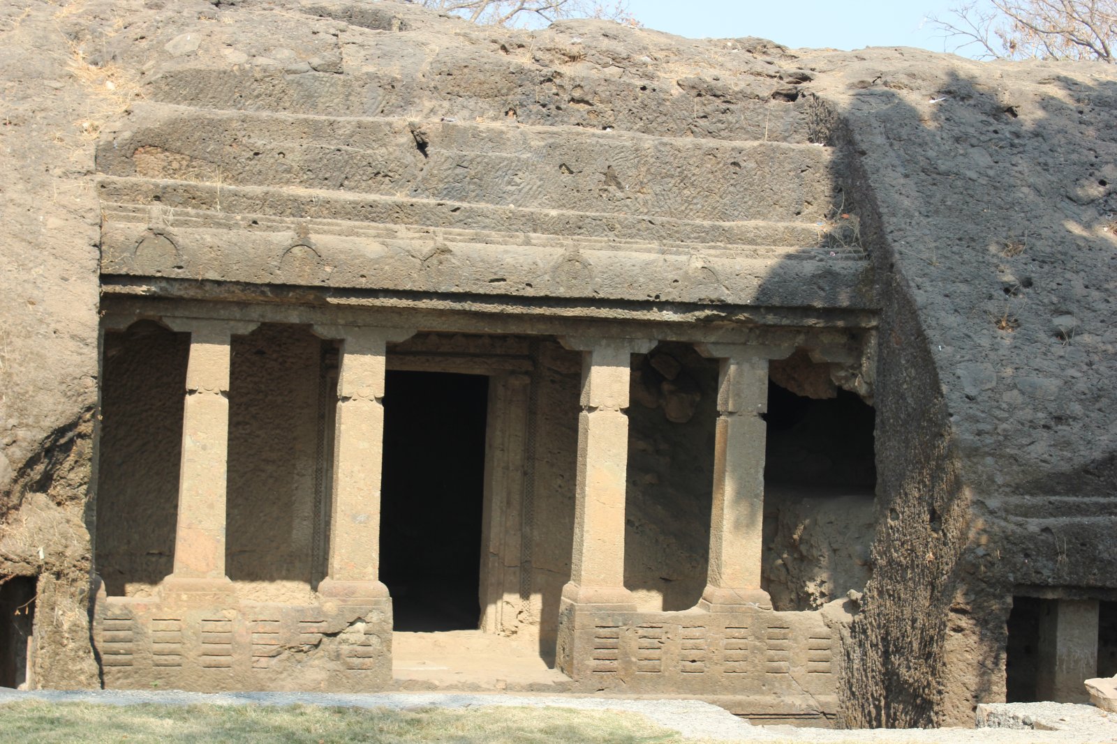 Mumbai | Að Mahakali Hellum ( Kondivite Hellum ) - Mumbai | Secret World Trip Planner