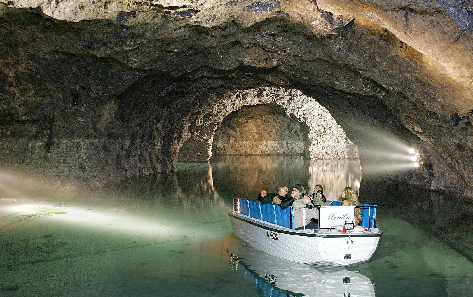 Österreich | Die Seegrotte: eine unglaubliche unterirdische Höhle - Hinterbrühl | Secret World Trip Planner