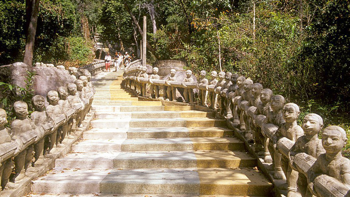 Phnom Santuk, un des lieux les plus sacrés du Cambodge. - Provincia di Kampong Thom | Secret World Trip Planner