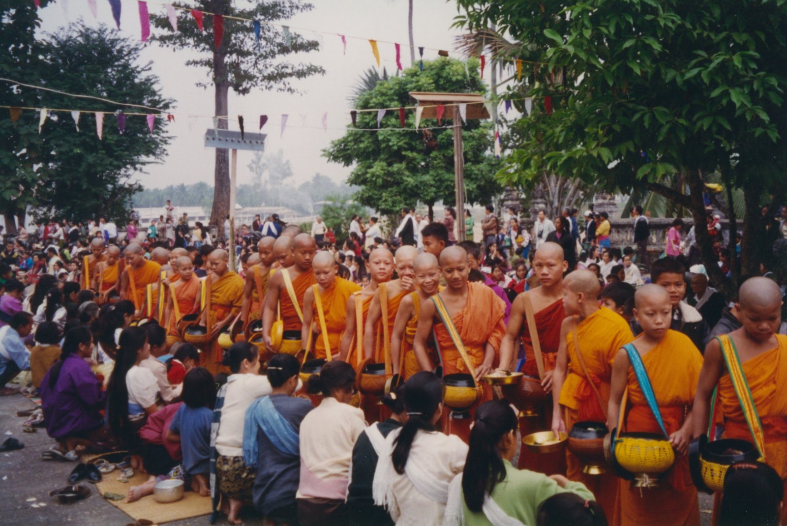 مدينة لوانغ برابانغ الساحرة - Luang Prabang | Secret World Trip Planner