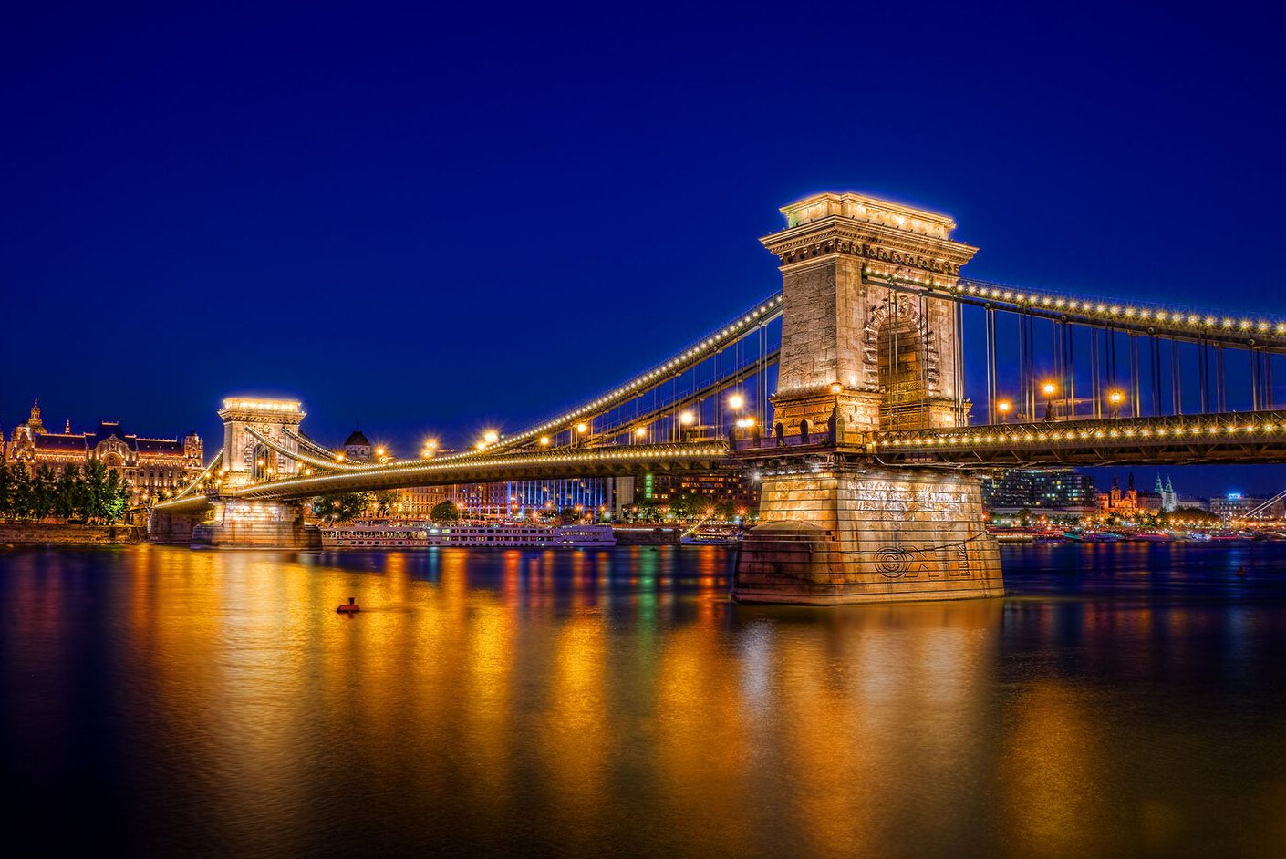 Řetězový most Széchenyi na Dunaji - Budapest | Secret World Trip Planner