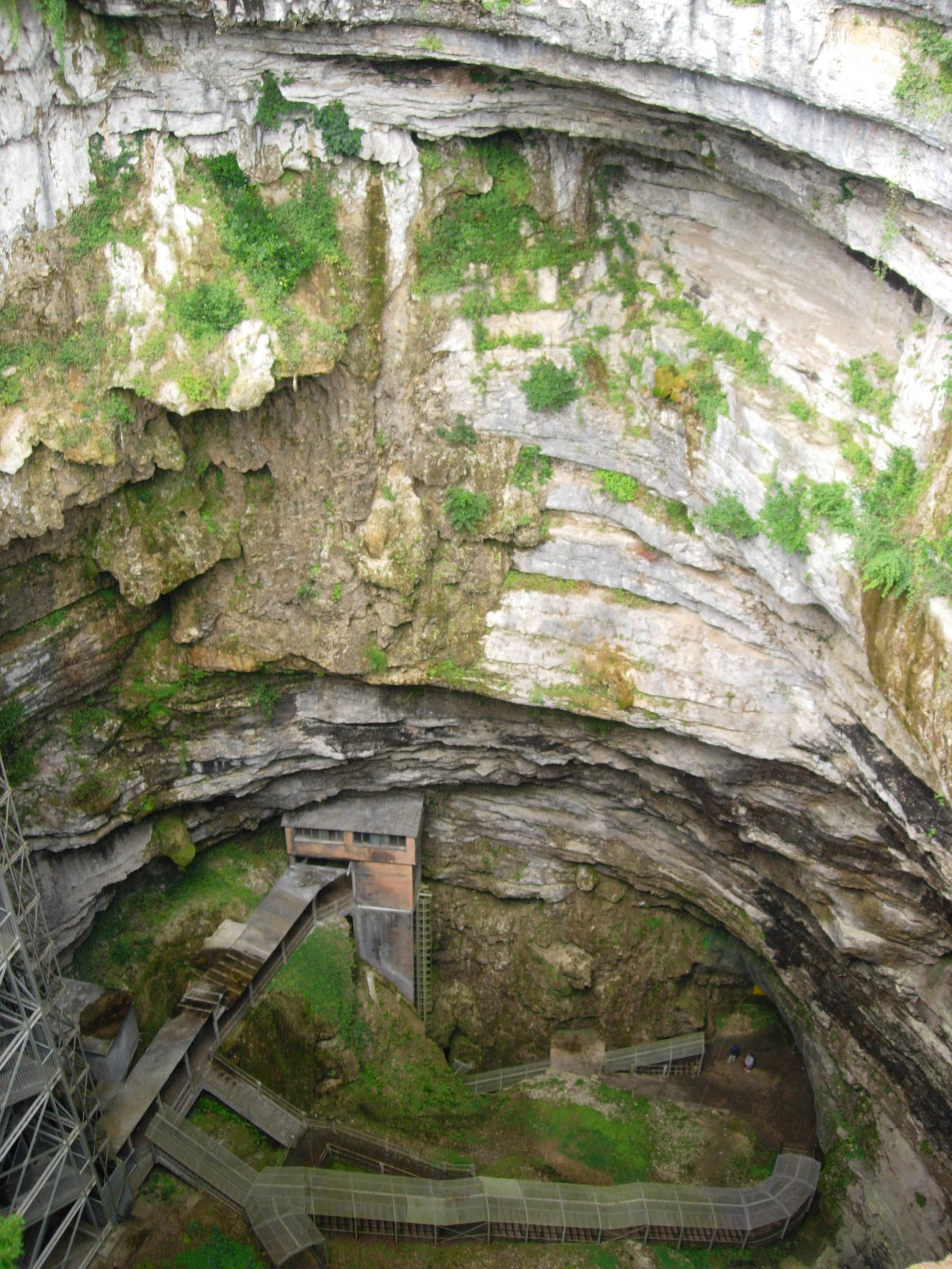 An Gouffre de Padirac dochreidte uaimh - Padirac | Secret World Trip Planner