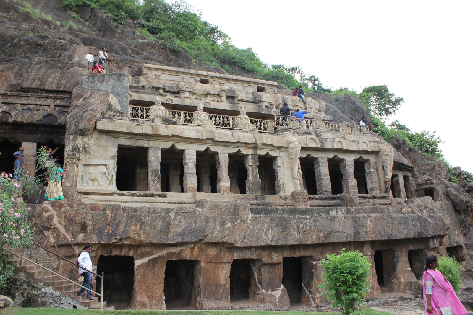 Undavalli Coves ( Vijayawada ) a Andhra Pradesh - Guntur | Secret World Trip Planner