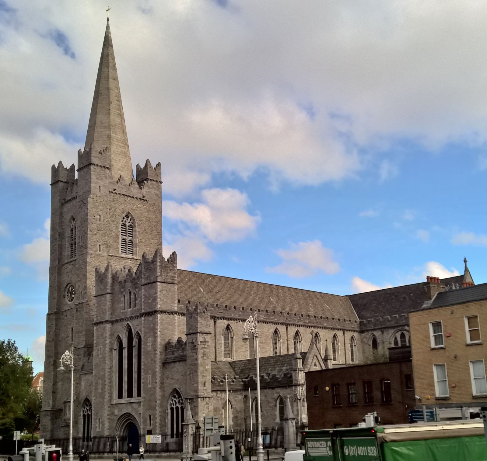 Saint Patrick Pasamuwan ing Dublin - Dublin | Secret World Trip Planner