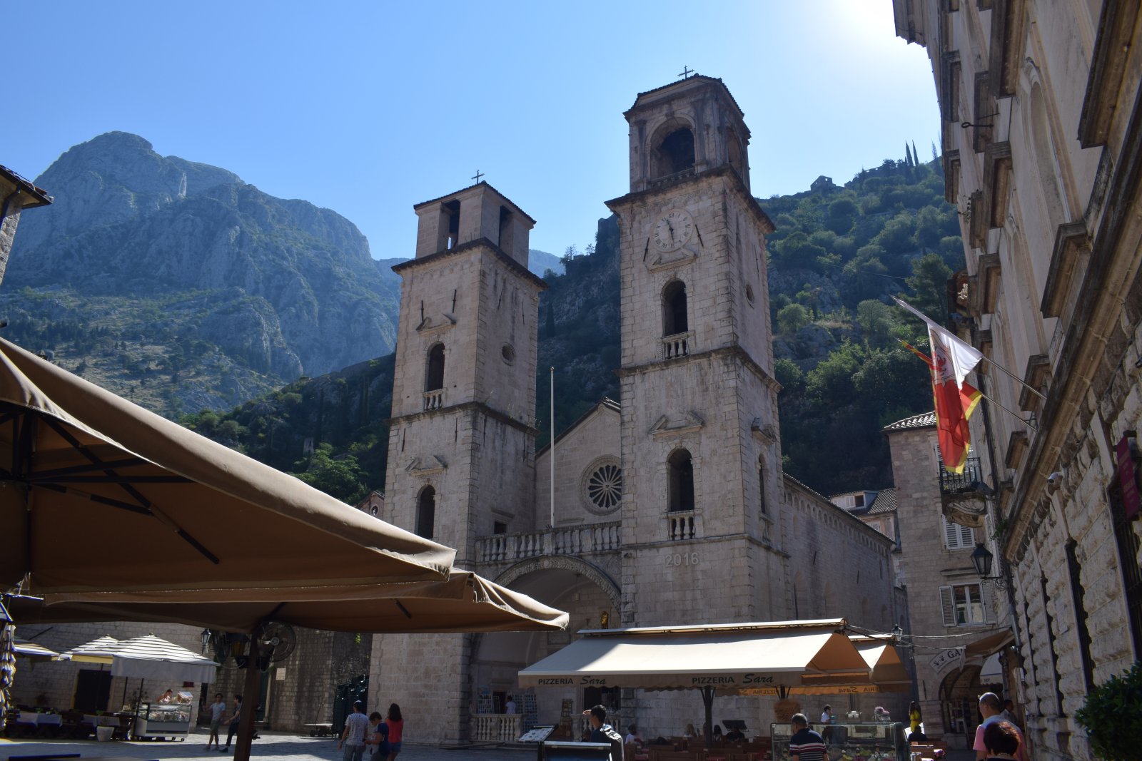 Di salah satu yang paling indah bay dunia,Kotor - Kotor | Secret World Trip Planner