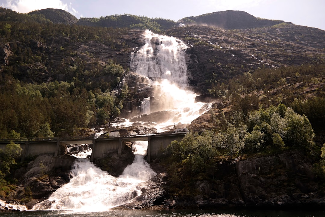 Langfoss waterfall slips chini cliff - Åkrafjorden | Secret World Trip Planner