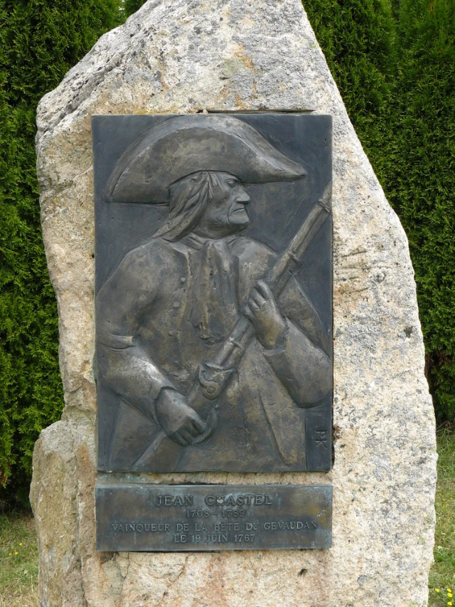 Monumentul lui Jean Chastel - La Besseyre-Saint-Mary | Secret World Trip Planner