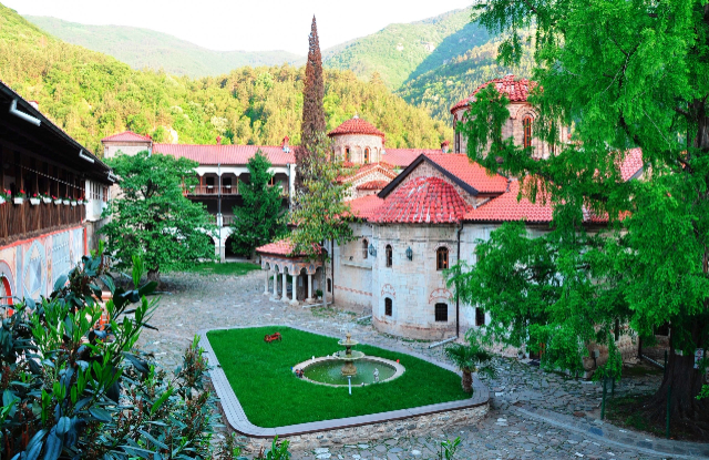 Mănăstirea Bachkovo - Bachkovski manastir | Secret World Trip Planner