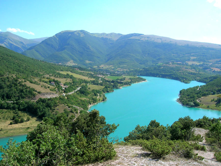 Возера Ф'ястра - Lago di Fiastra | Secret World Trip Planner