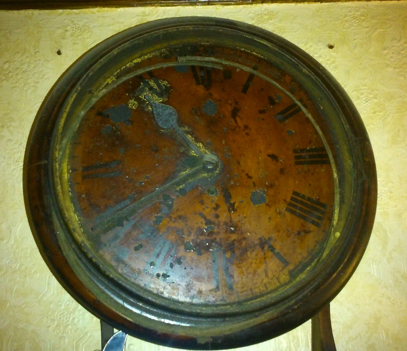 EL RELOJ DE LA TABERNA DEL DELFÍN - 44 Red Lion St | Secret World Trip Planner