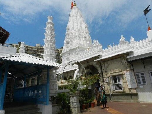 Mumbai:Tempulli I Lordit Babulnath - Mumbai | Secret World Trip Planner