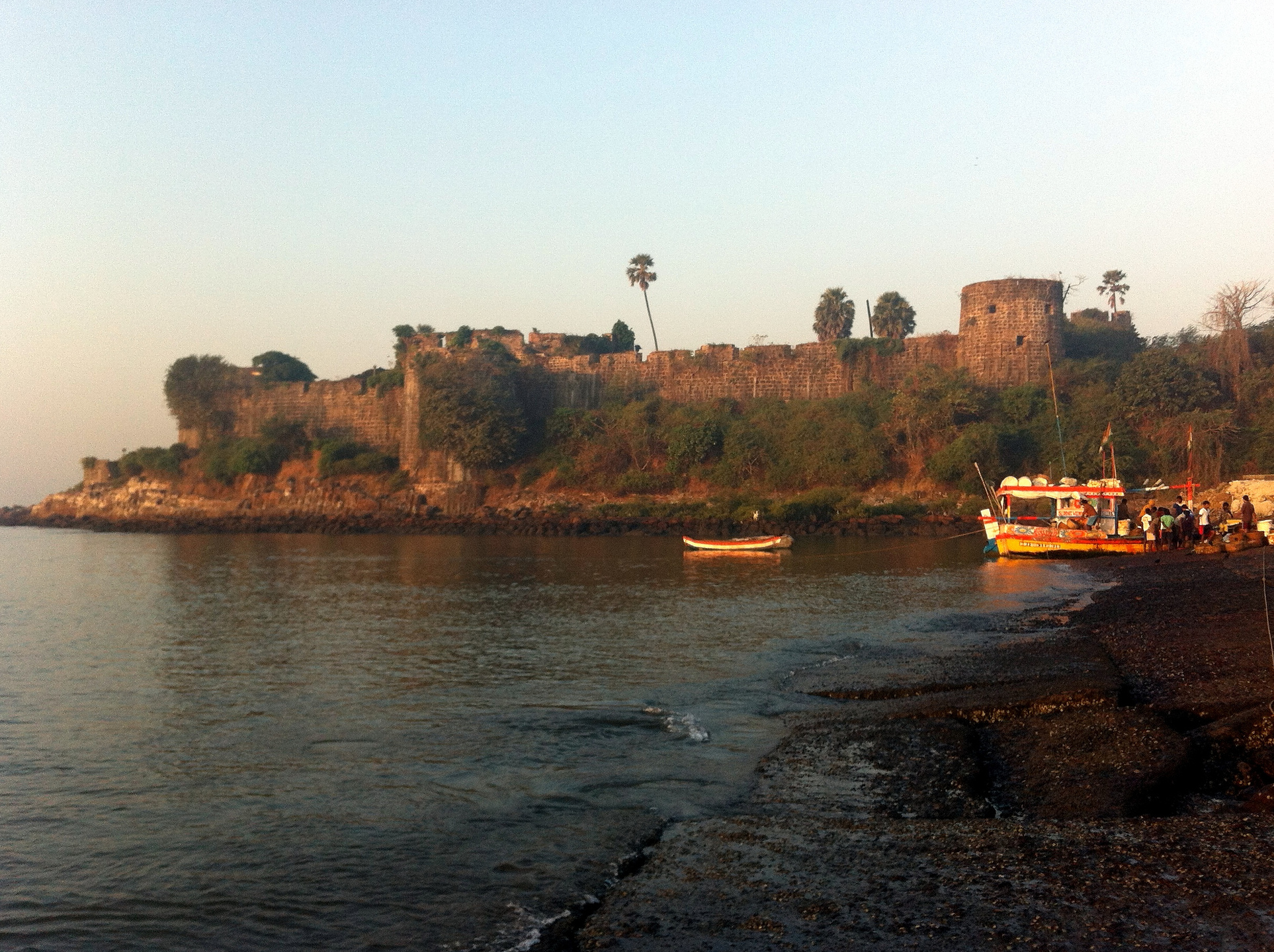 Madh ಫೋರ್ಟ್ ಅಥವಾ Versova ಕೋಟೆ - Mumbai | Secret World Trip Planner