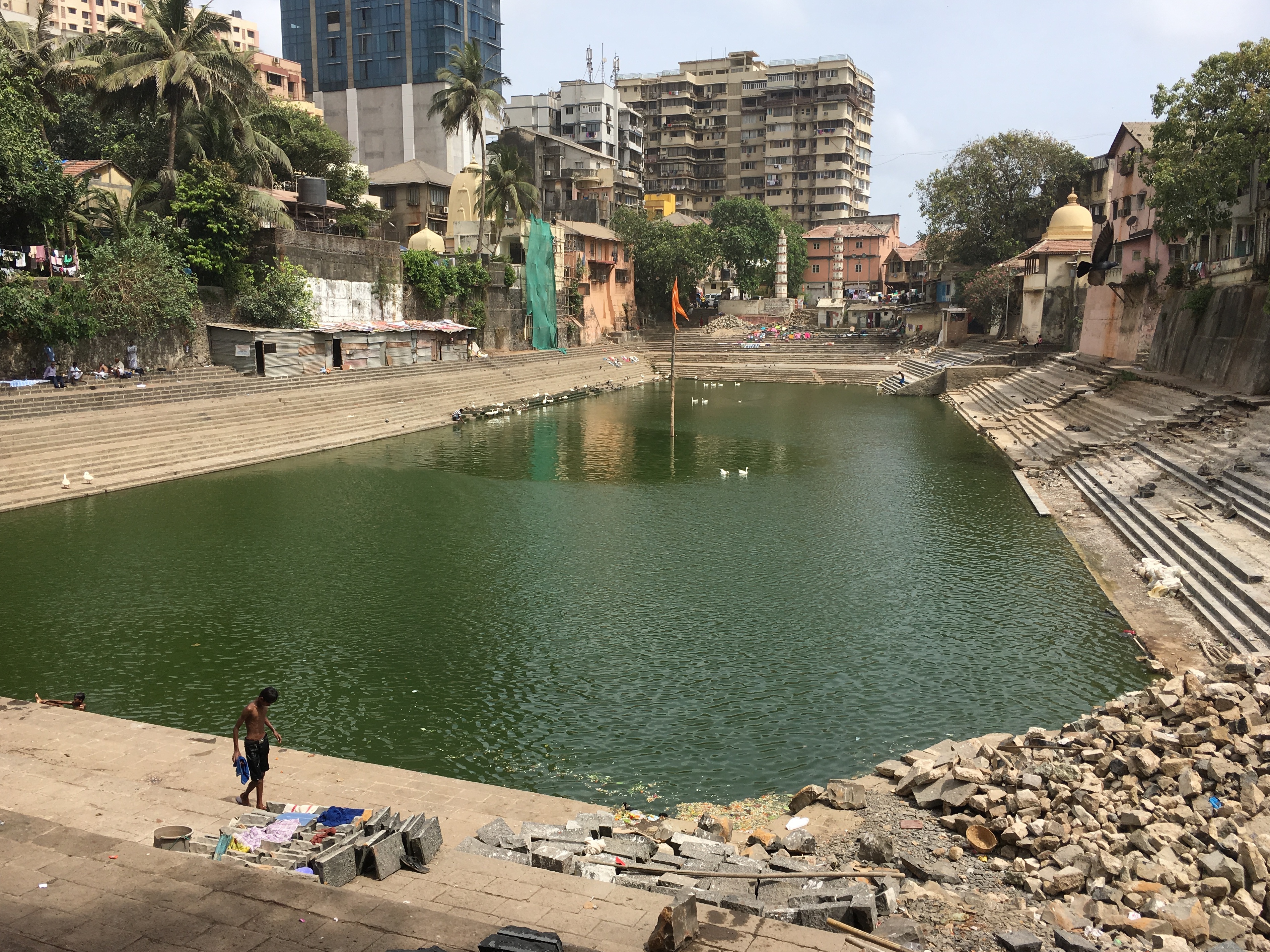 Tenk Banganga je sveti rezervoar vode - Mumbai | Secret World Trip Planner