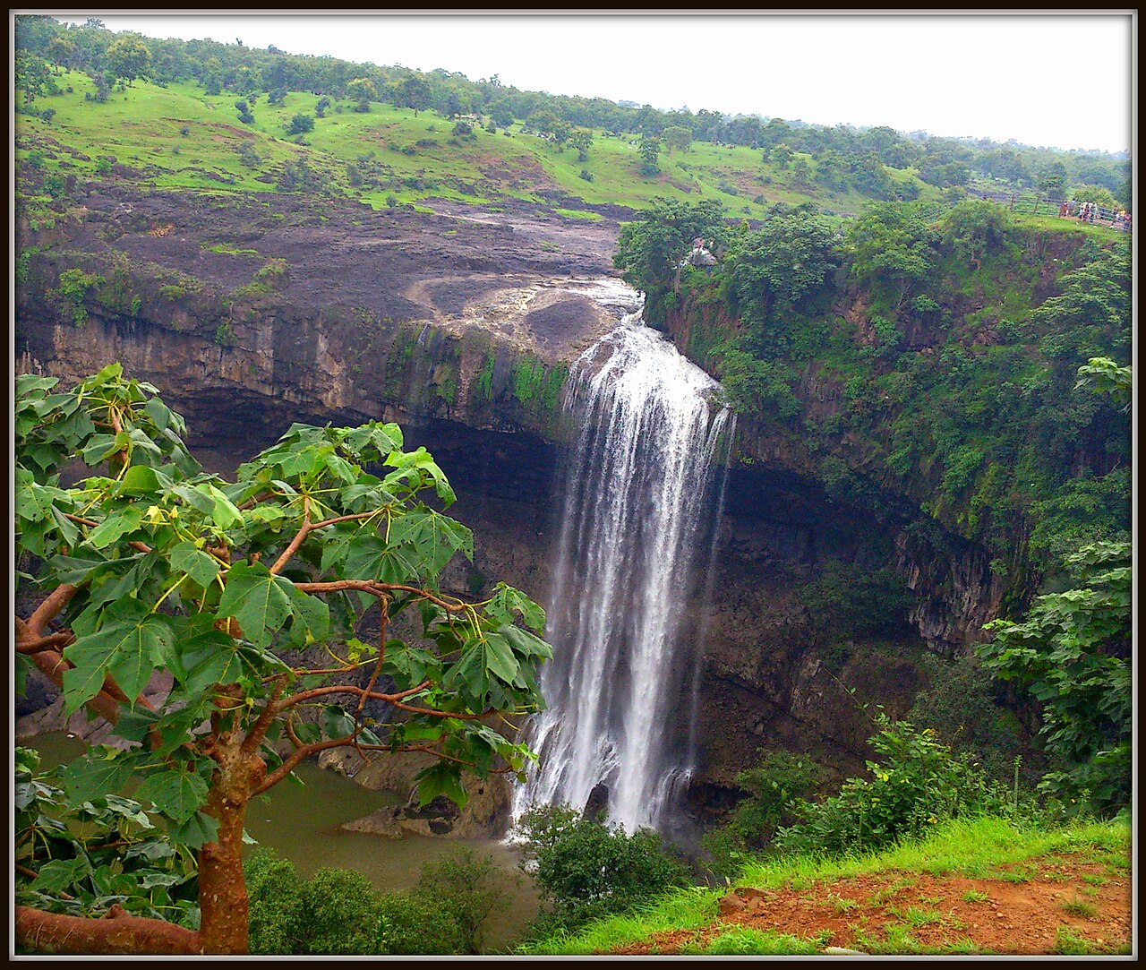 Tincha விழுகிறது - Berchha | Secret World Trip Planner