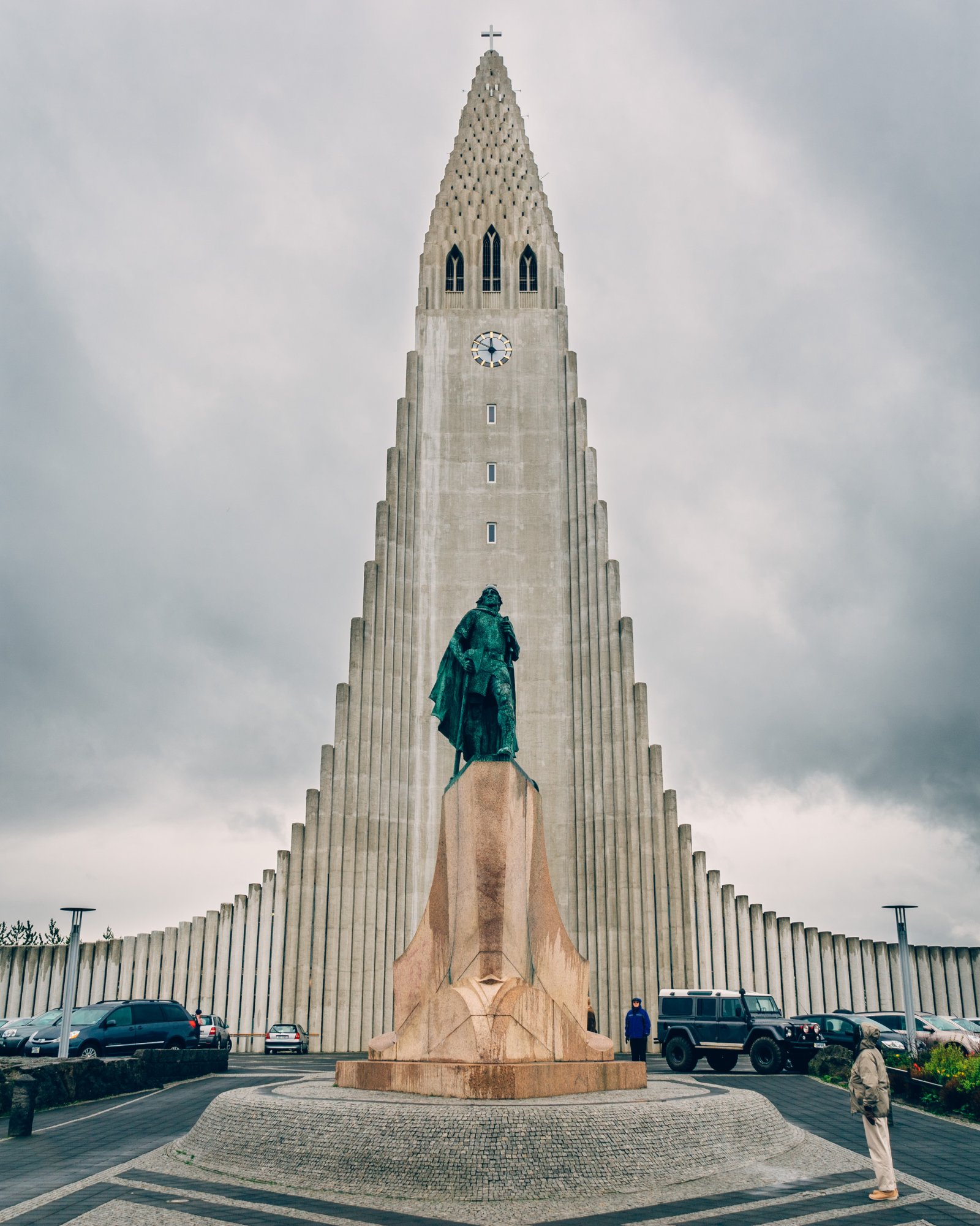 La iglesia de Hallgrímskirkja es Reykjavík - Reykjavík | Secret World Trip Planner