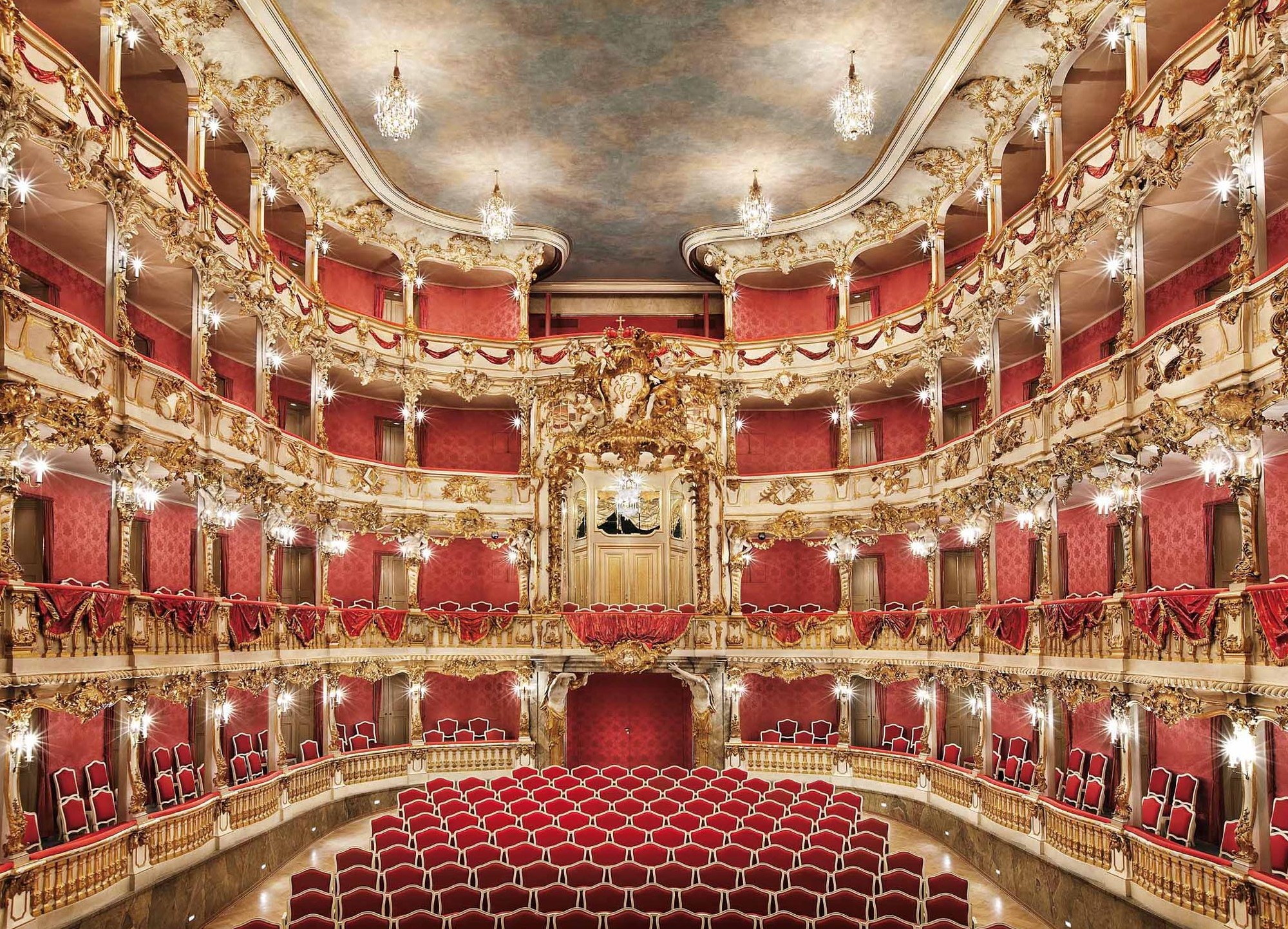 Cuvilliés തിയേറ്റർ, one of the most beautiful തിയേറ്ററുകളിൽ യൂറോപ്പിൽ - München | Secret World Trip Planner