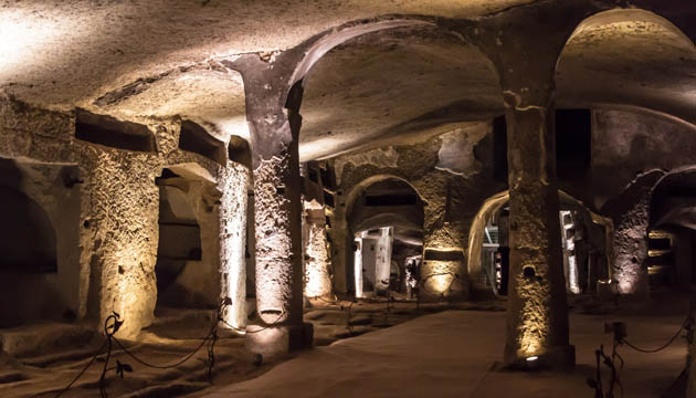 Napoli Sotterranea (Neapoles Metro)