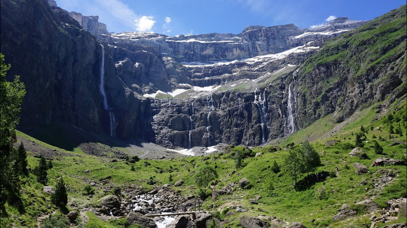ഫ്രാൻസിലെ ഗവാർണിയിലെ സർക്കസ് - Gavarnie-Gèdre | Secret World Trip Planner