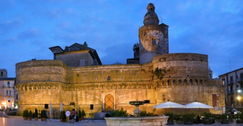 ကျယ်ပြန့်ပြီး အောက်ပိုင်း Adriatic ၏ ကျက်သရေရှိသည်။