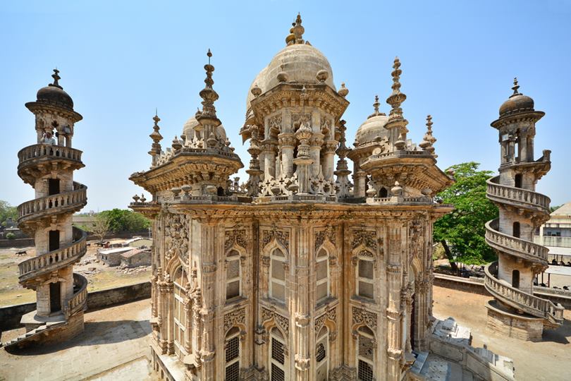 Mahabat Maqbara