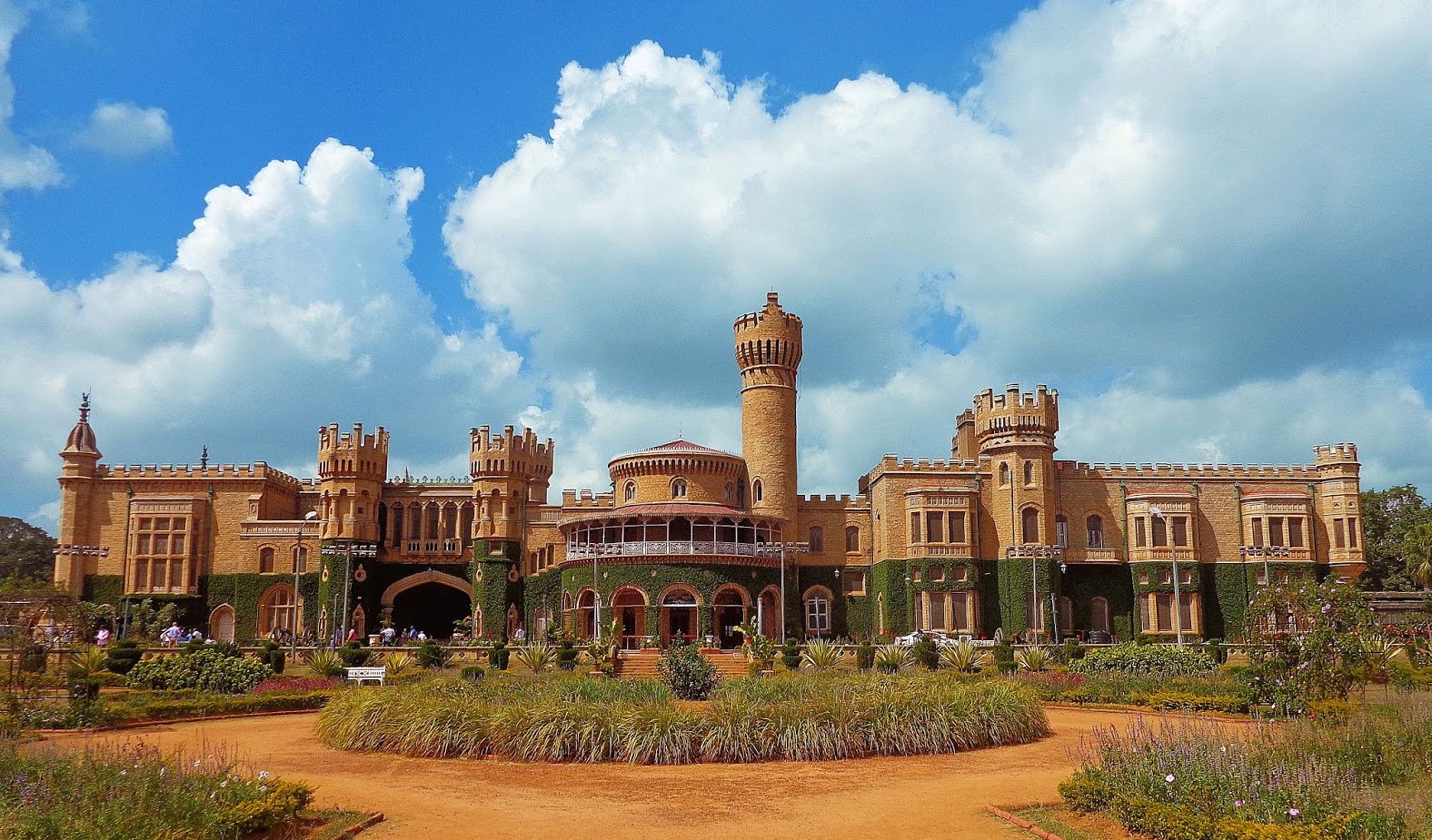 Bangalore Pálás - Bengaluru | Secret World Trip Planner