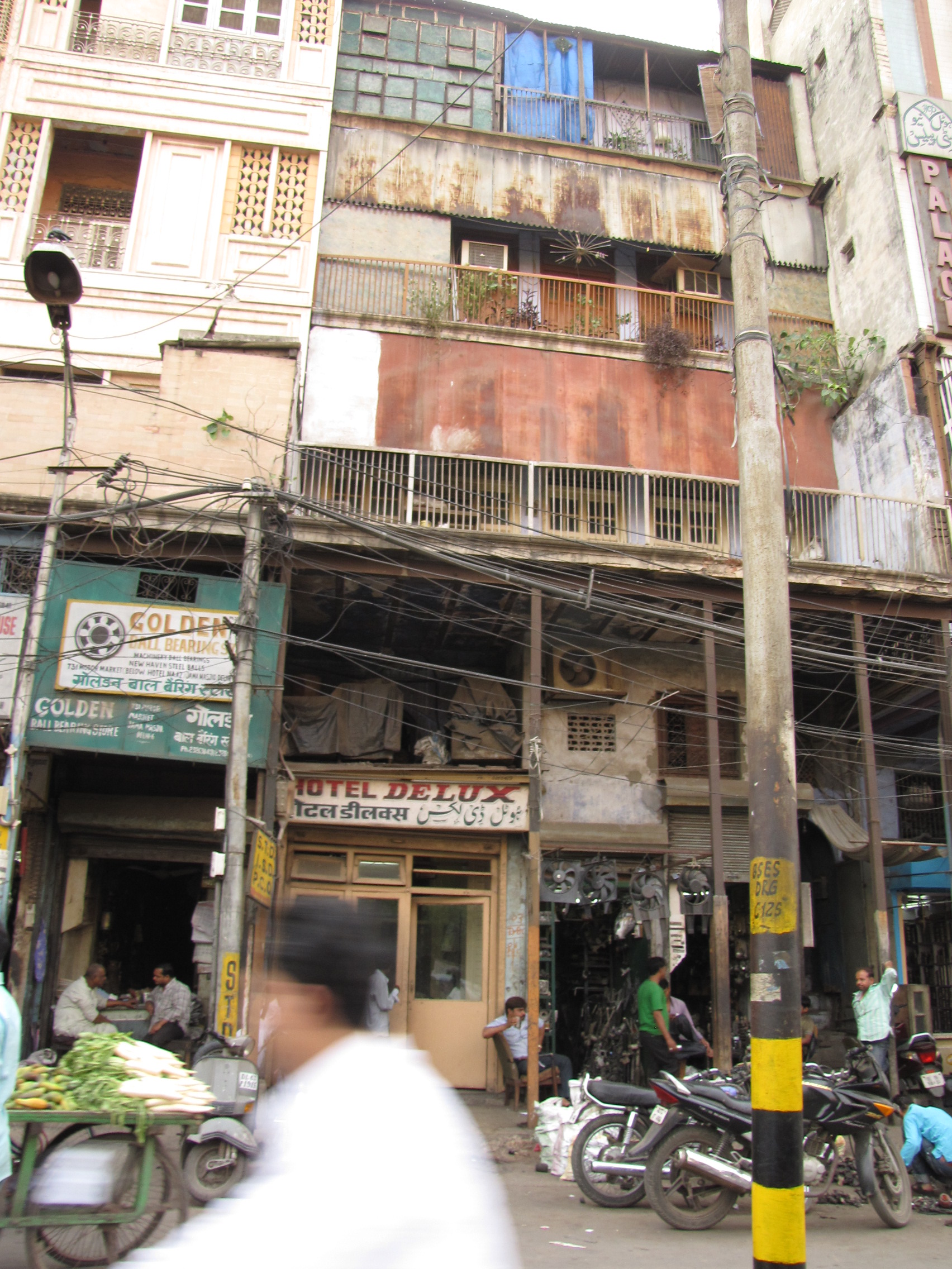 올드 델리의 주요 동맥 인 찬드니 초크 - New Delhi | Secret World Trip Planner