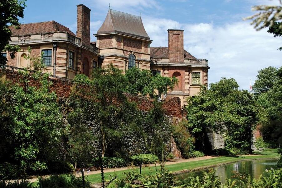 Eltham Jauregia - Londra | Secret World Trip Planner