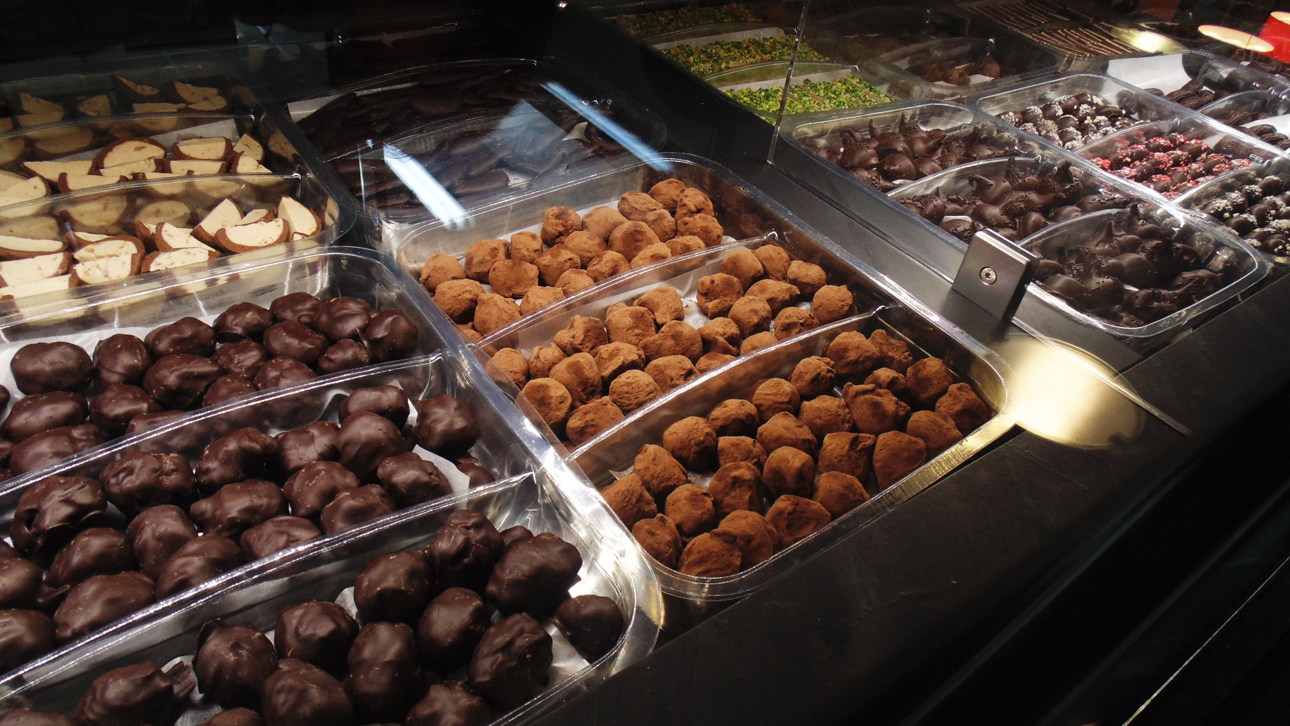 Chocolat Gay Odin - Napoli | Secret World Trip Planner