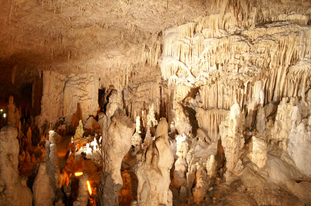 Gua Perama - Perama | Secret World Trip Planner