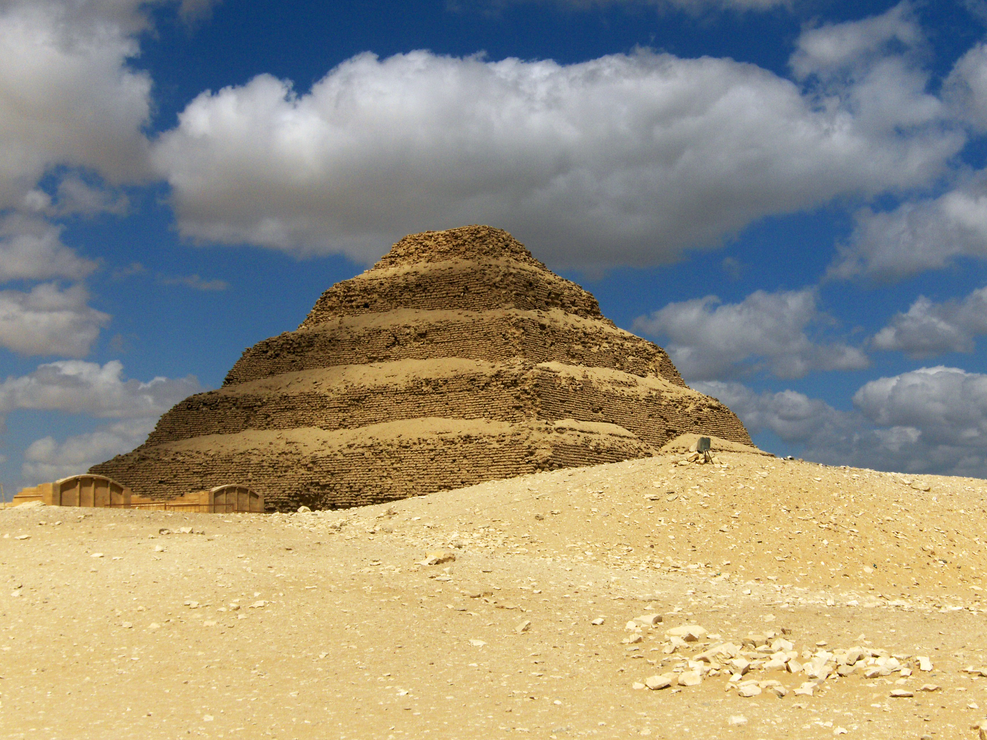 Mısır'da Djoser Piramidi - Al Badrashin | Secret World Trip Planner