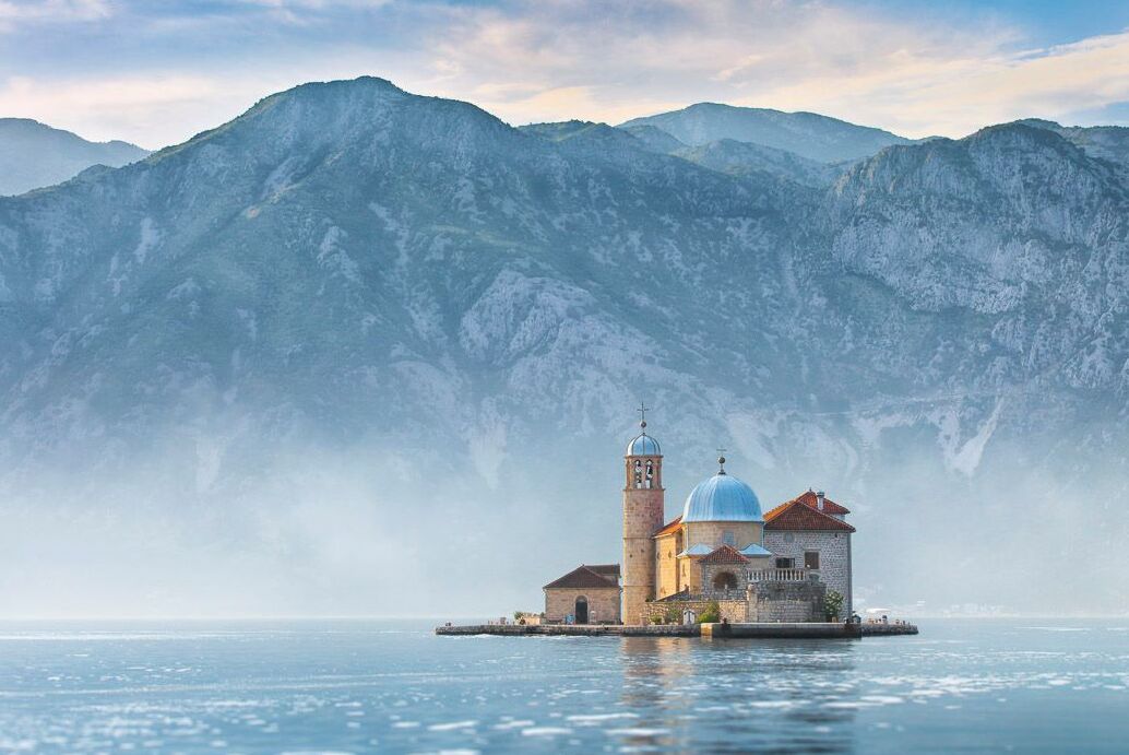 سيدة الصخور: جزيرة جميلة في خليج كوتور - 2 | Secret World Trip Planner