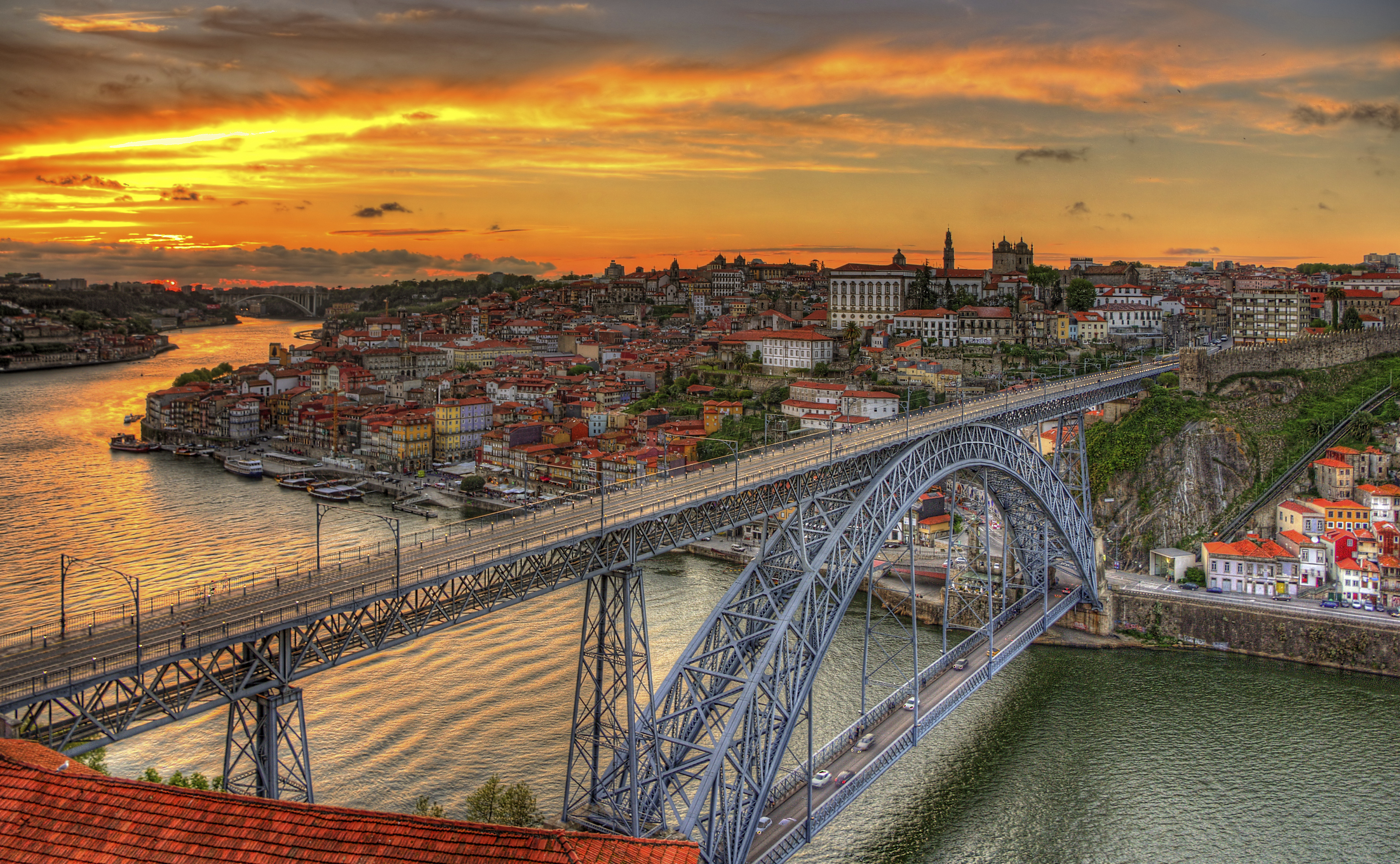 נבנה על ידי תאופיל סיריג, גשר דום לואיס הראשון. - Porto | Secret World Trip Planner