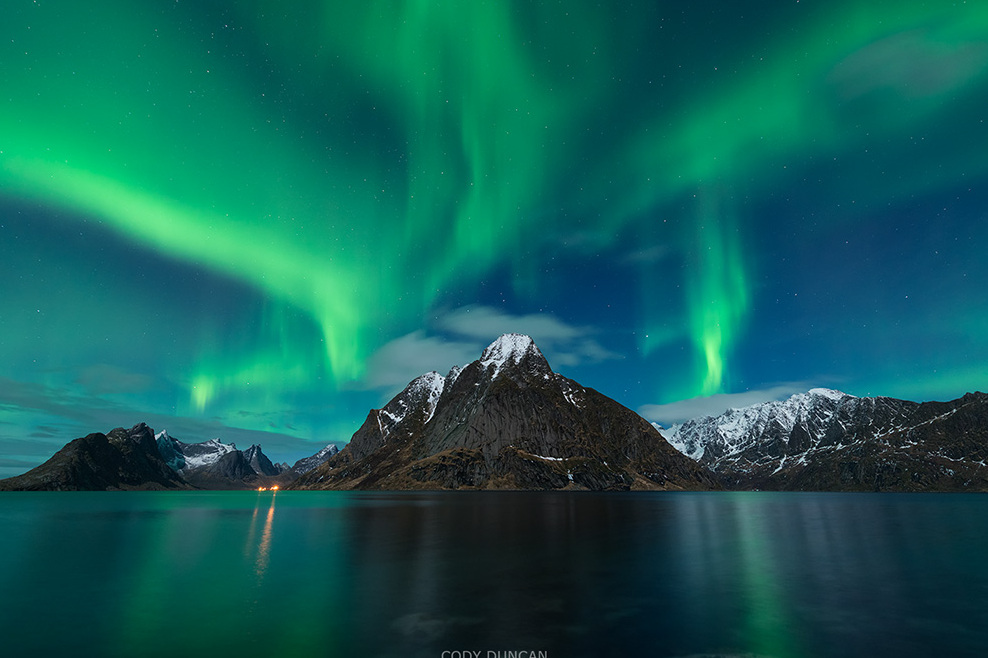 Aurora borealis,nature's most spectacular lightshow - Isole Lofoten | Secret World Trip Planner