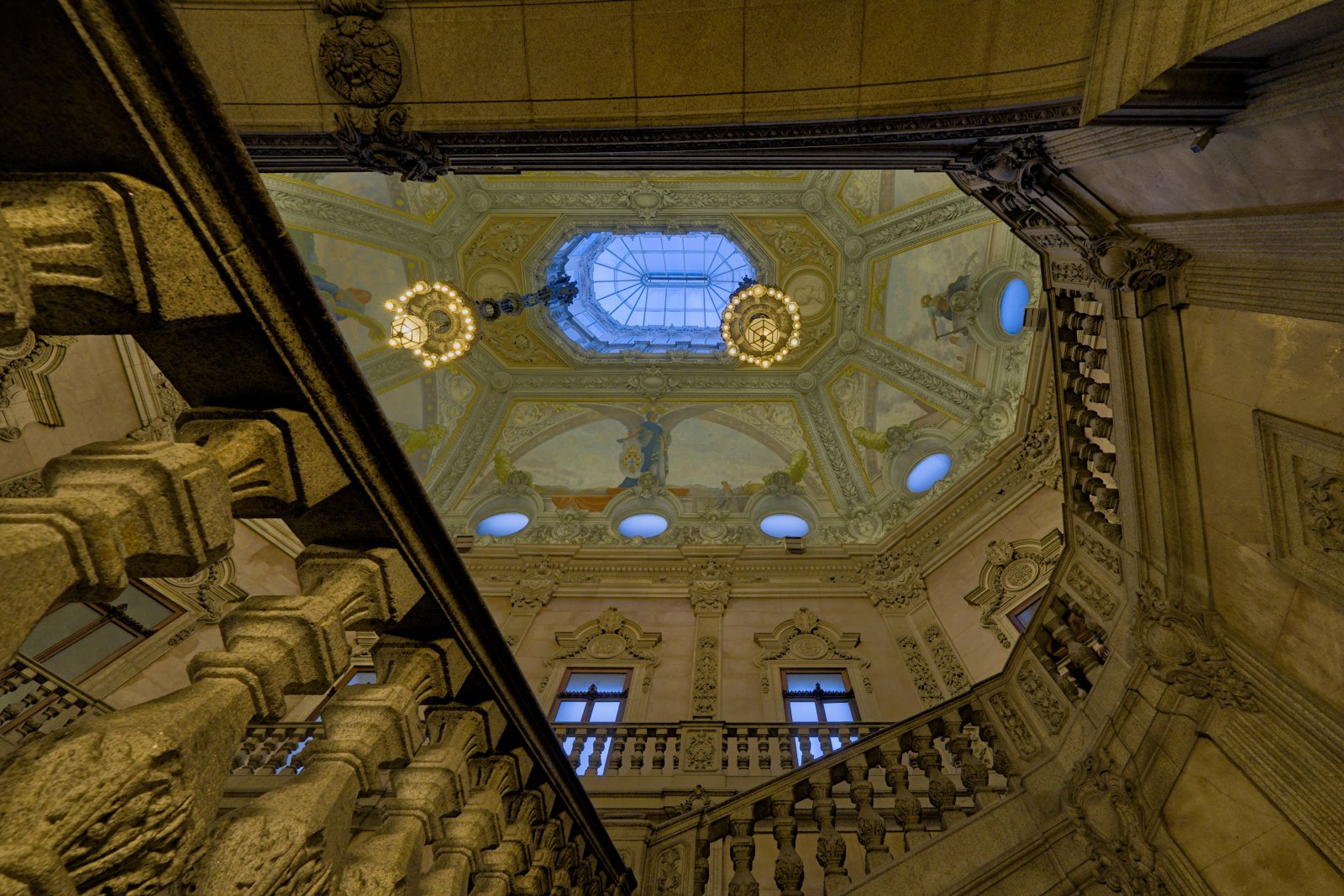 Porto | The Stock Exchange Palace (Palacio da Bolsa) - Porto | Secret World Trip Planner