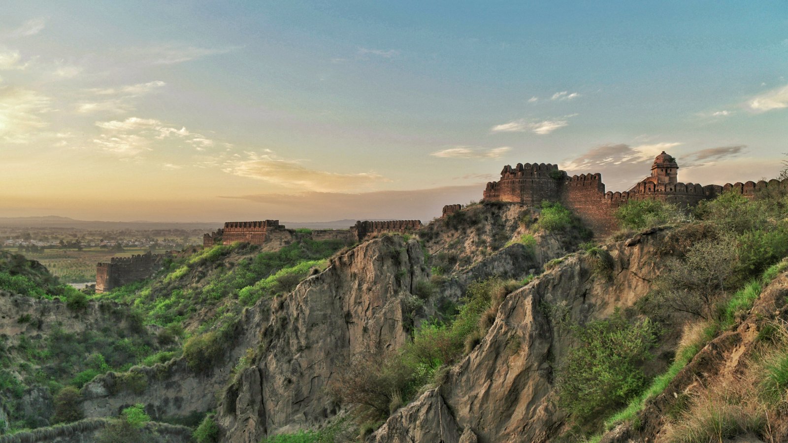 Forte Rohtas vicino alla città di Jhelum - Rohtas | Secret World Trip Planner