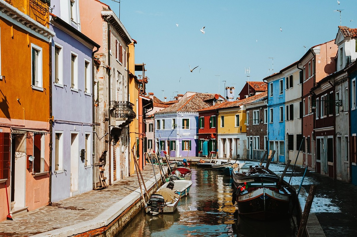 Burano: najbardziej kolorowa Wioska na świecie! - Venezia | Secret World Trip Planner