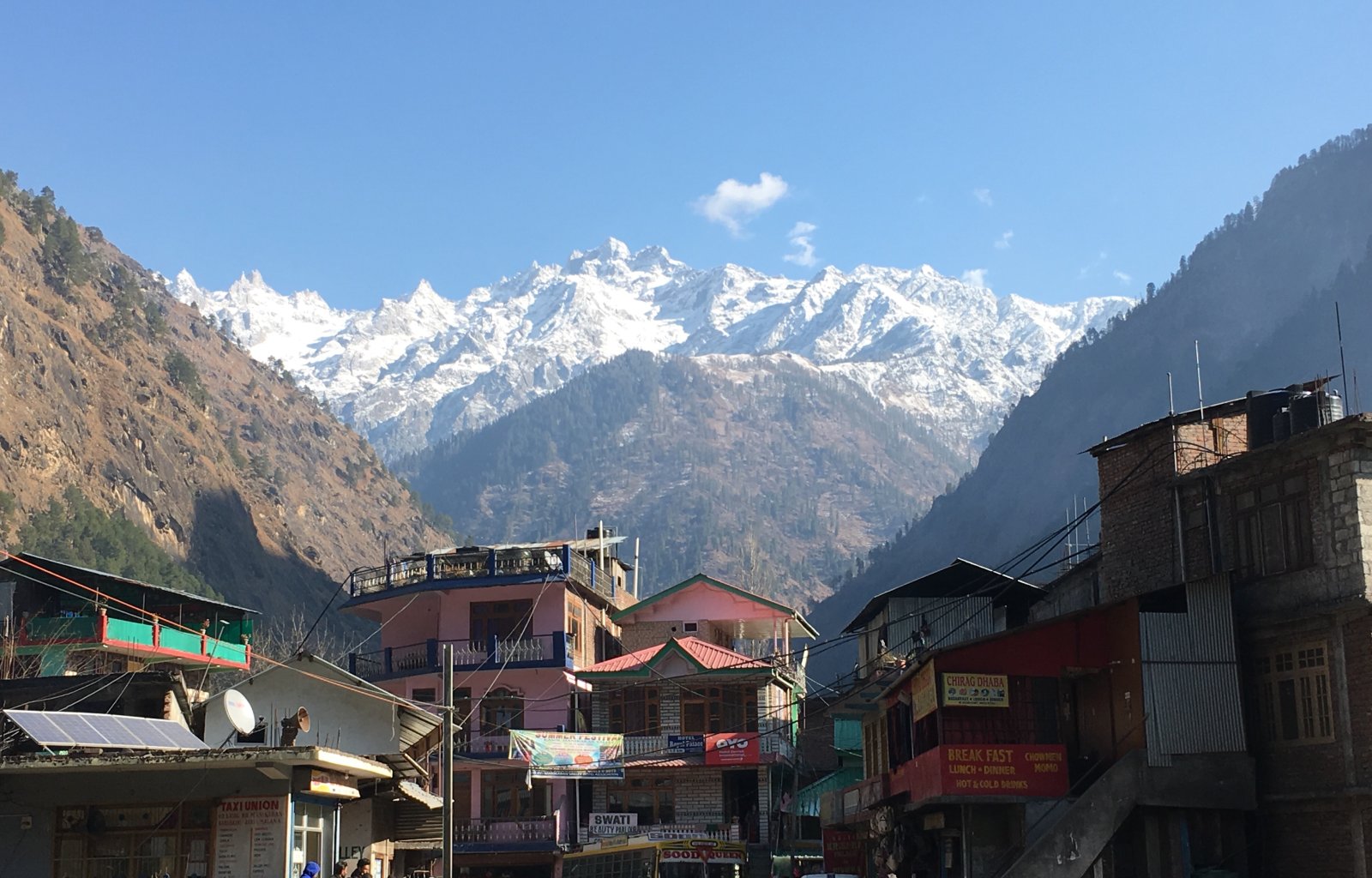 Nas marxes do Parvati Río,o pintoresco Kullu - Kasol | Secret World Trip Planner