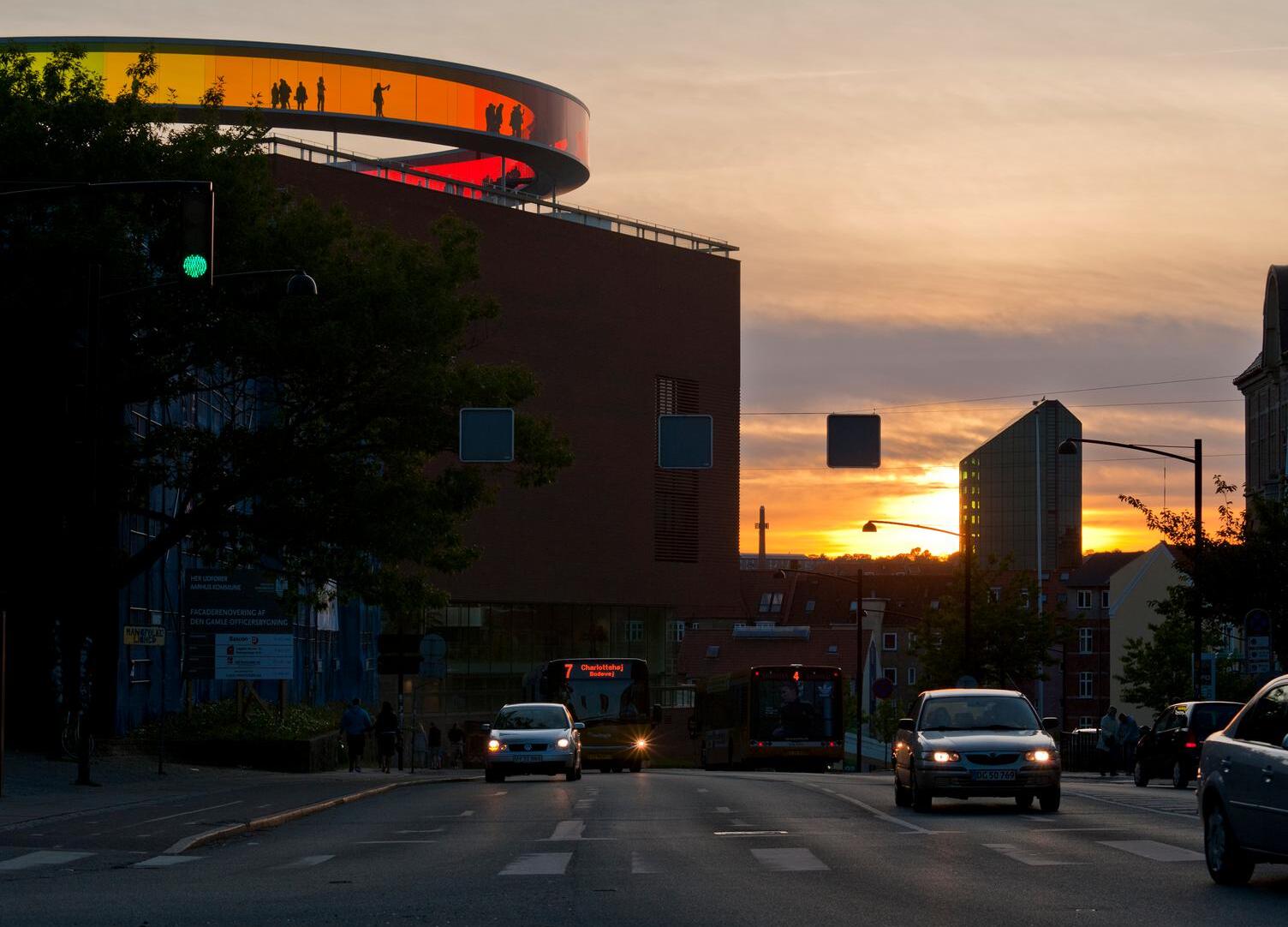 Arhus: um panorama arco-íris no telhado de ARoS - Aarhus | Secret World Trip Planner